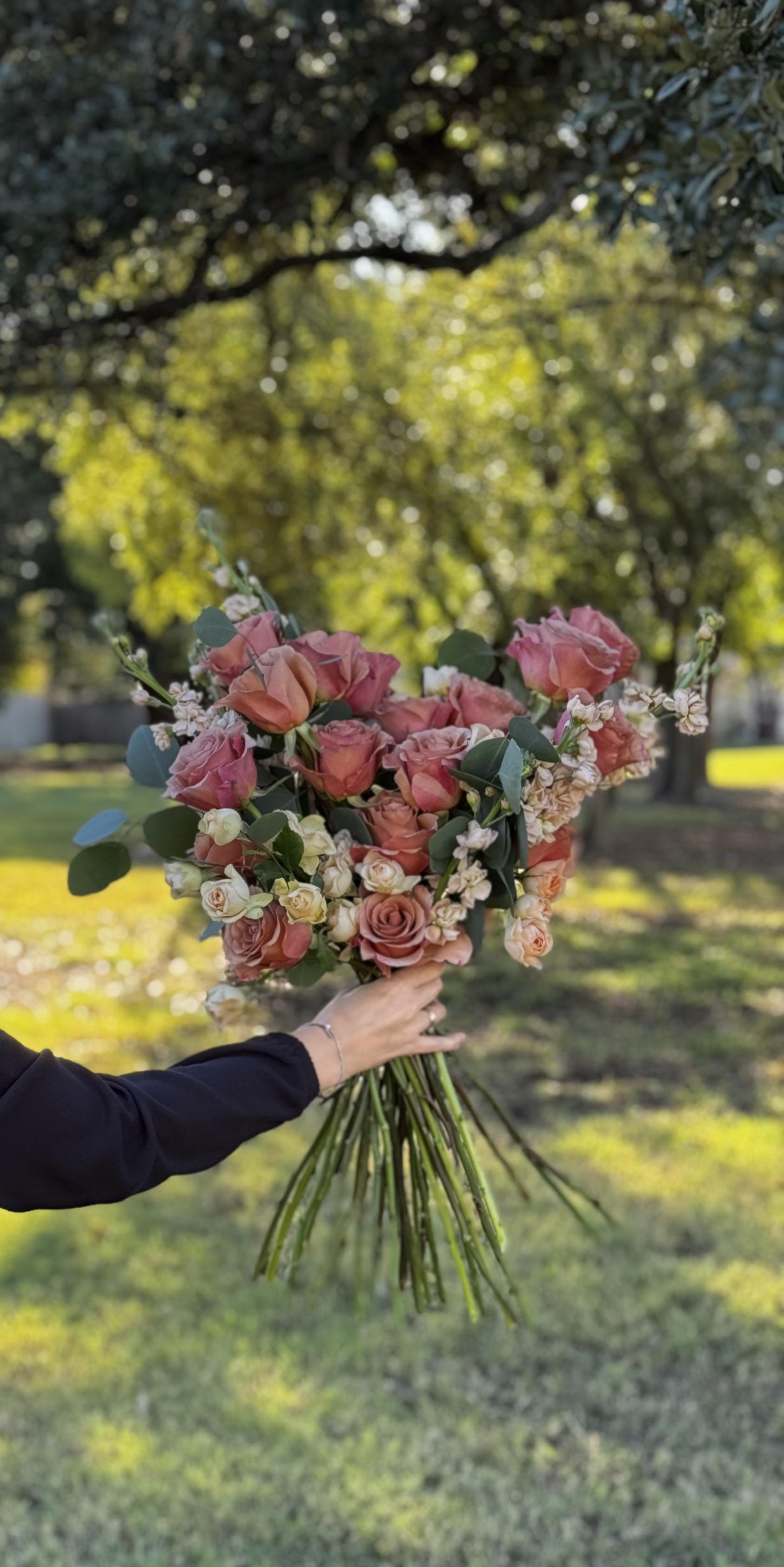 Peach Rose Elegance - image 4